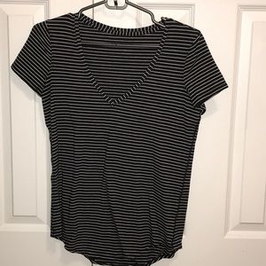 LULU LEMON Love Tee V